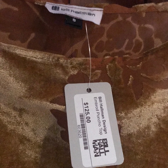 Sheer flows top - Picture 3 of 4